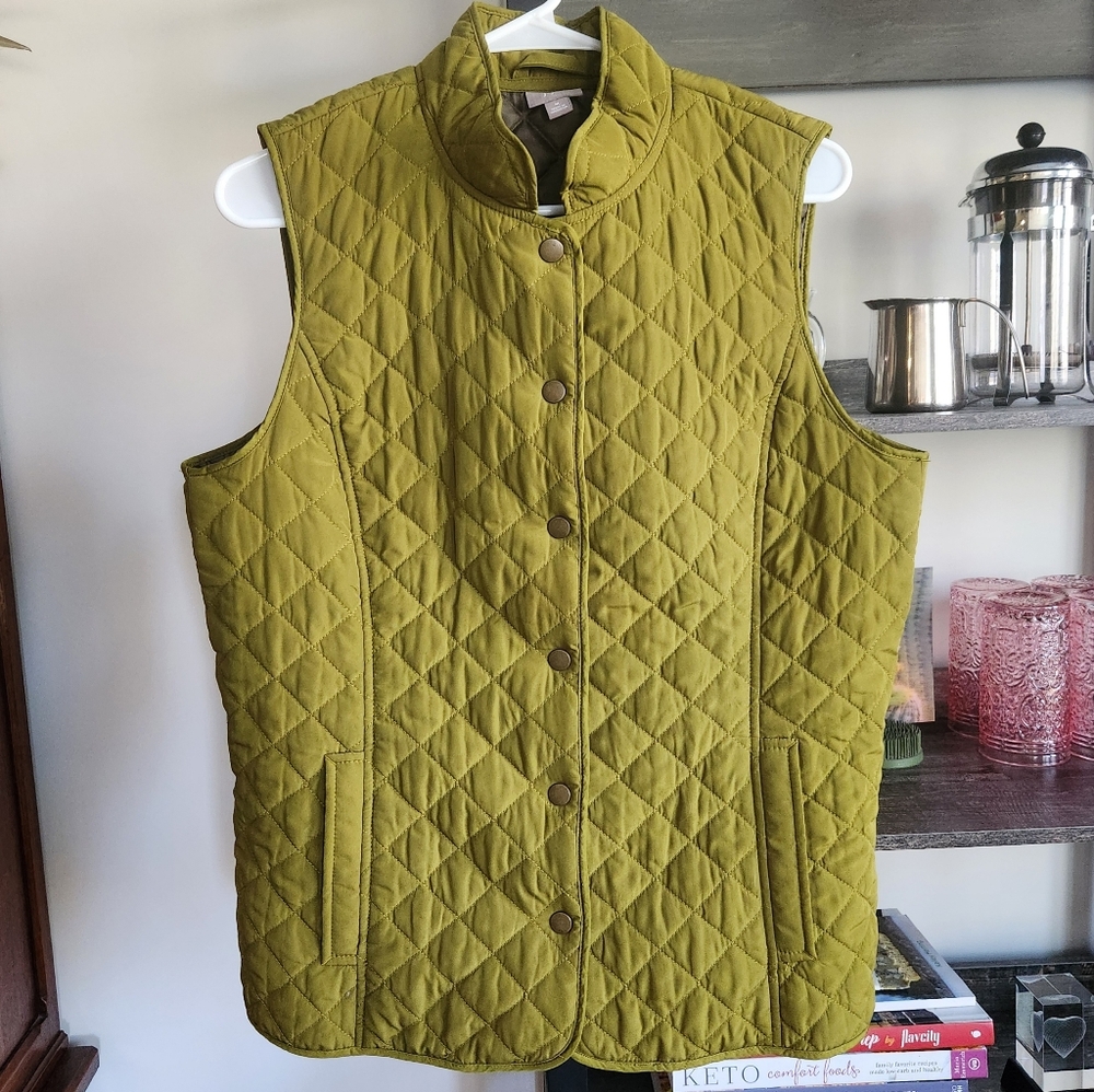 Gorgeous Green J.Jill Quilted Vest Medium Snap Front Pockets Warm
